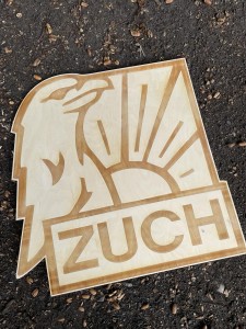 Znaczek zucha 65x65 drewniany 