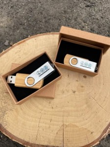 PENDRIVE drewniany IKONY
