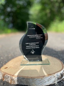 Statuetka szklana czarna - 17.5 cm 