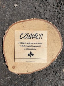 Drewniana kartka Czuwaj! Nadruk