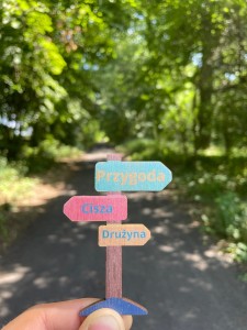 Magnes drewniany DROGOWSKAZ DRUŻYNA